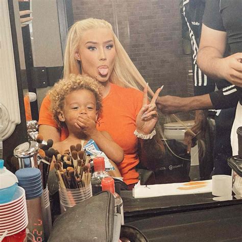 carti and onyx|Iggy Azalea Shares Rare Photo of Son Onyx, 3, on First Day of。